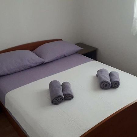 Apartment Hrgic Vir Esterno foto