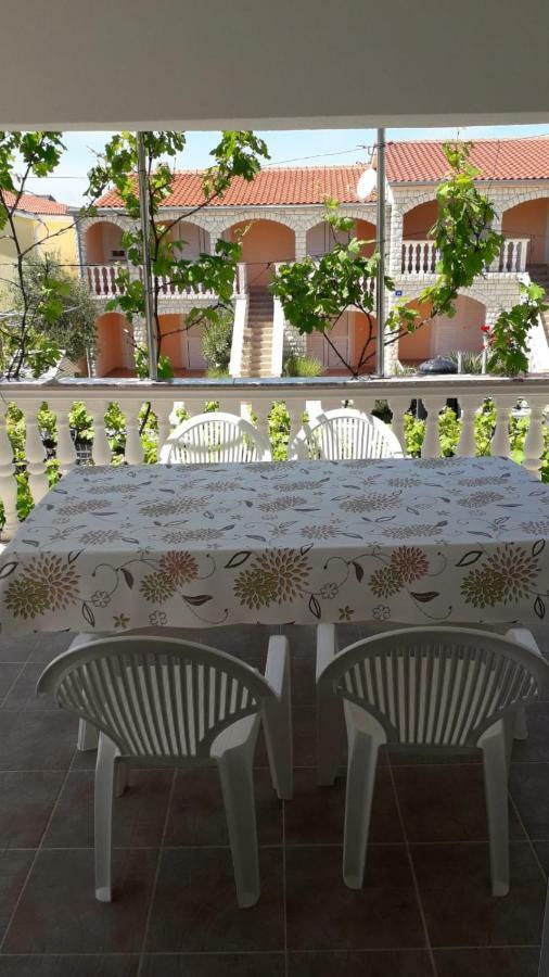 Apartment Hrgic Vir Esterno foto
