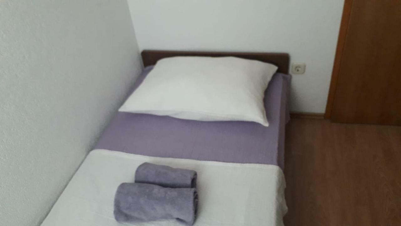 Apartment Hrgic Vir Esterno foto