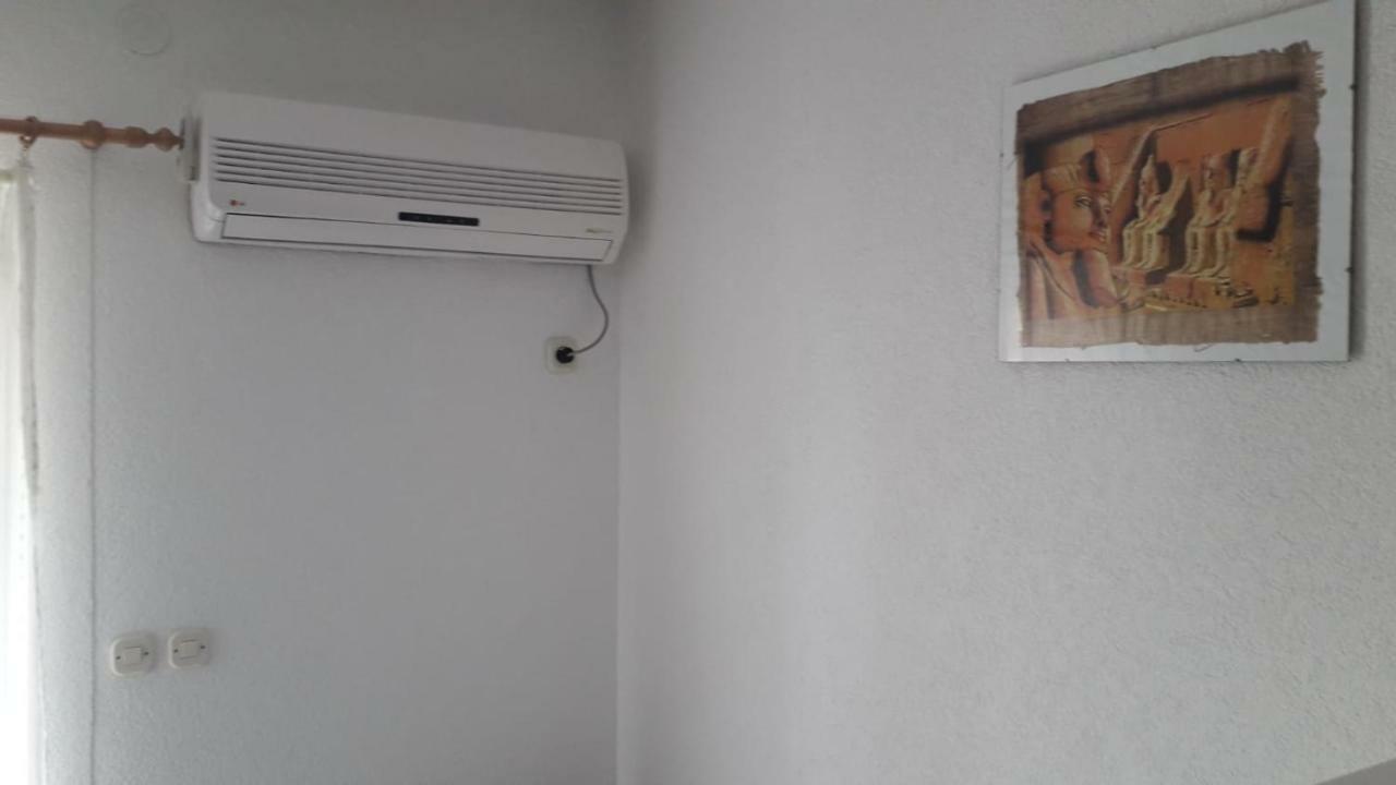 Apartment Hrgic Vir Esterno foto